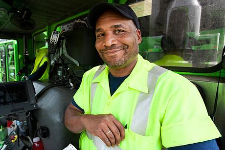 Garbage Truck Driver Finds 500,000$ In Junk