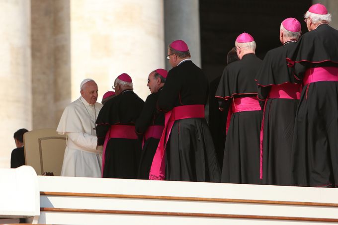 Pope Admonishes Bishops about Virtues