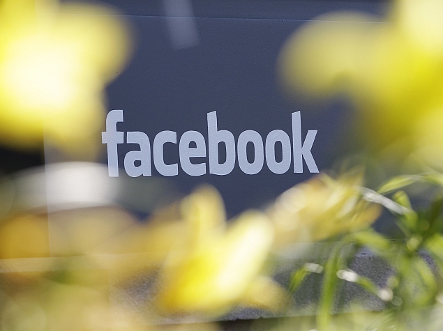 Facebook Tries to Simplify Its Privacy Policy