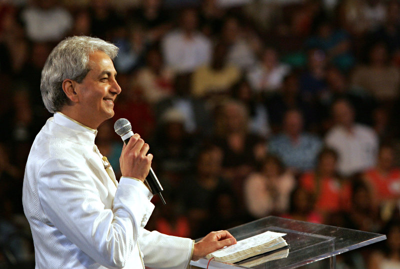 Televangelist Benny Hinn Released from Hospital After Health Scare; ‘God Is Faithful, My Heart Is Strong,’ He Says