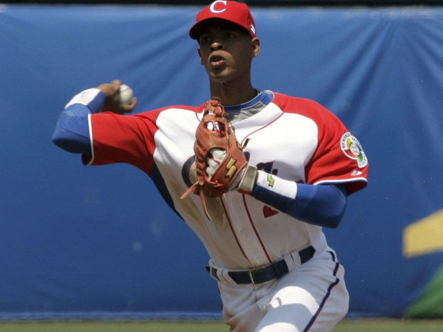 LA Dodgers MLB 2015 Trade News, Rumors: Dodgers Sign Cuban Prospect Hector Olivera