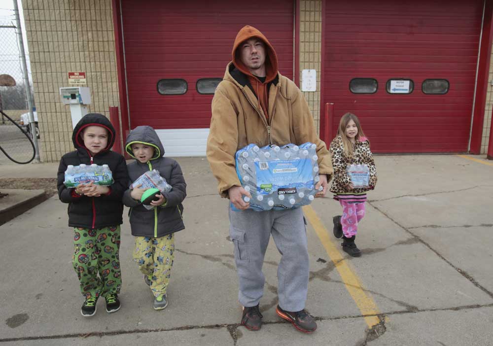 Bishop Marvin Sapp, Gospel Singers Rally Donations, Bottled Water for Flint, Michigan