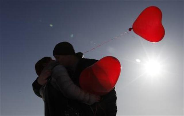 Valentine’s Day Banned in Pakistani City for Being Too ‘Decadent’