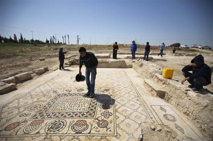 Archaeology Discovery:  Ancient Figure of Nude Woman Dating Back 3,400 Years