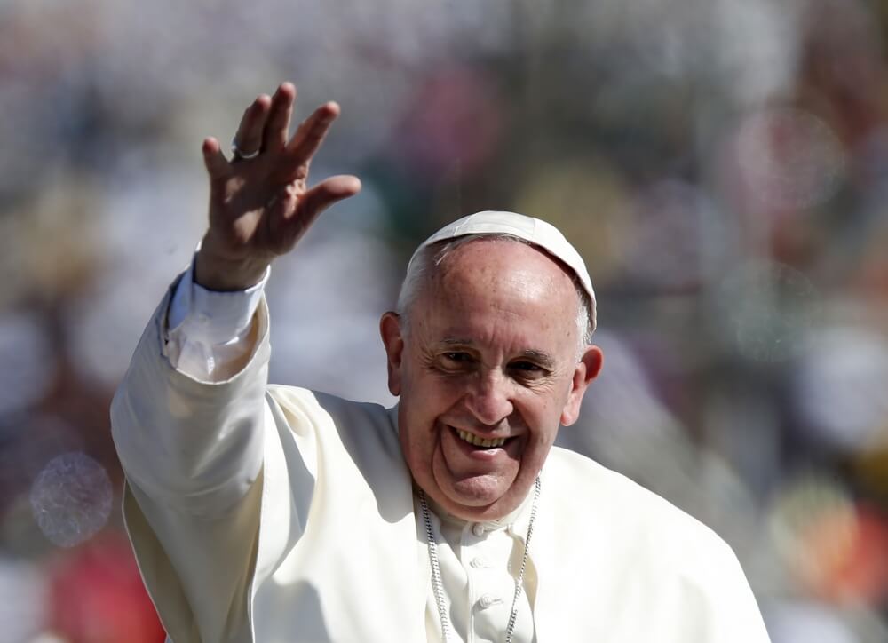 Pope Francis to Wash Feet of Male, Female Refugees on Holy Thursday