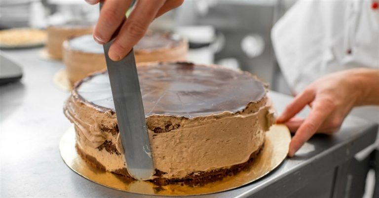 Colorado Christian Baker Now Asked to Make Birthday Cake for Satan