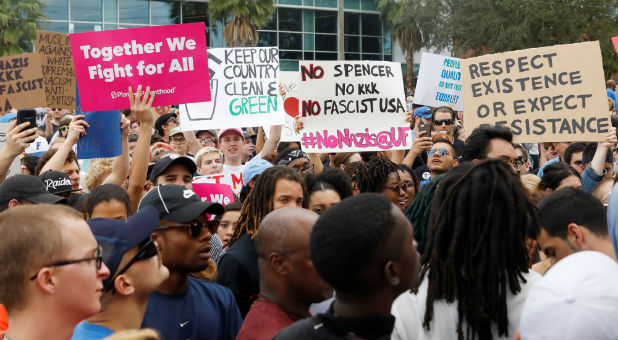 Protesters Rally to Denounce White Supremacist Addressing Students .