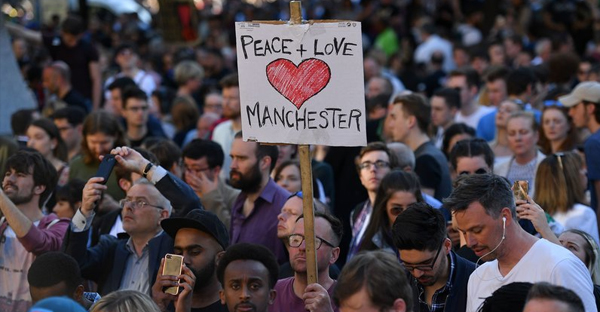 Religious Leaders Unite to #PrayForManchester After Terror Attack Leaves 22 Dead, Dozens Injured