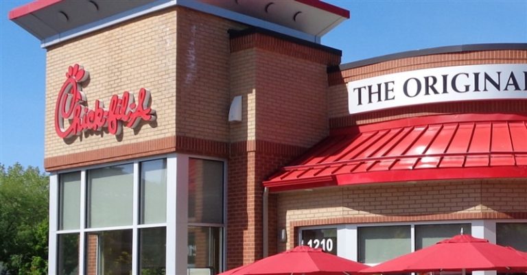 Customers Witness Touching Act of Kindness at Kentucky Chick-fil-A