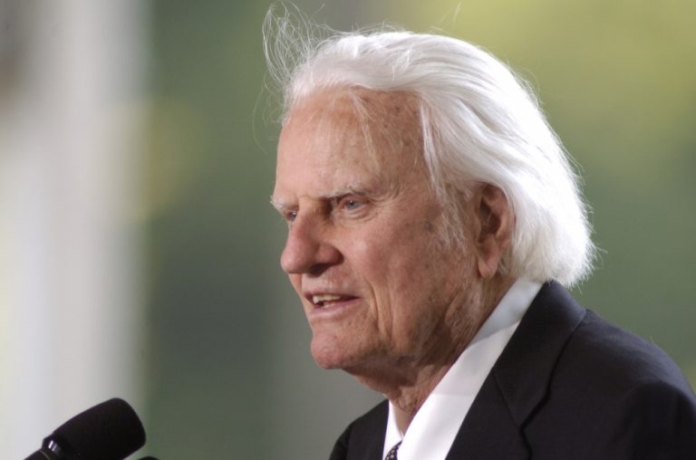 Anne Graham Lotz Gives Health Update on Father Billy Graham Ahead of 100th Birthday