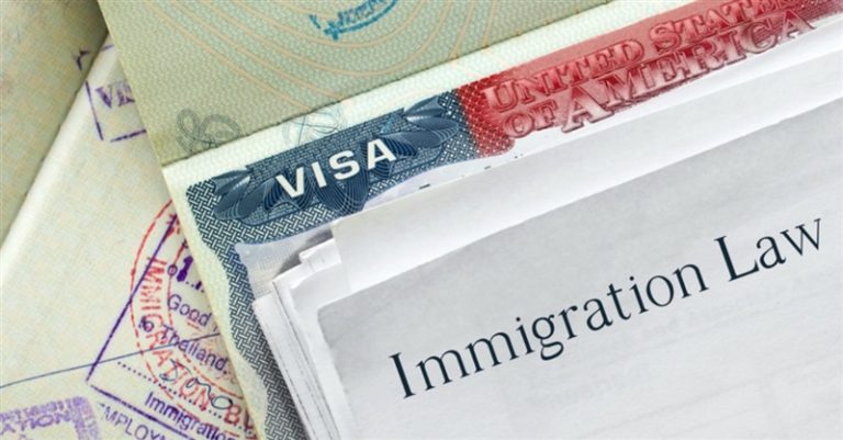 Beth Moore, Max Lucado, and Other Christian Leaders Petition Trump to Help Immigrants