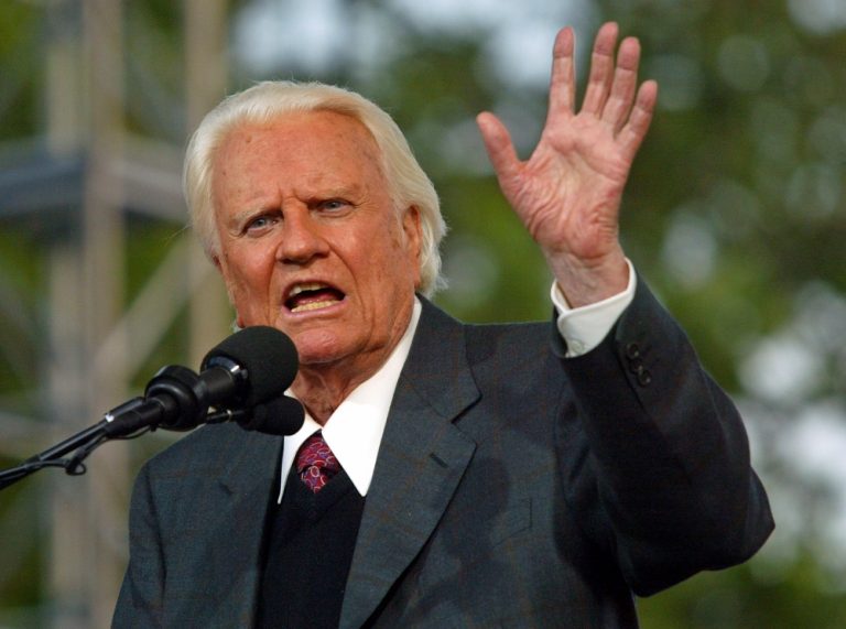 Billy Graham Dies at 99