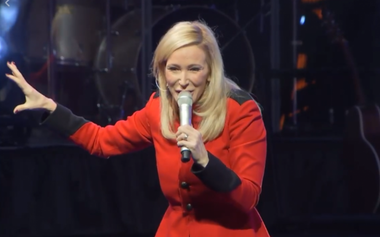 Paula White to Join David Taylor, Vicki Yohe at Massive Cancer-Healing Crusade