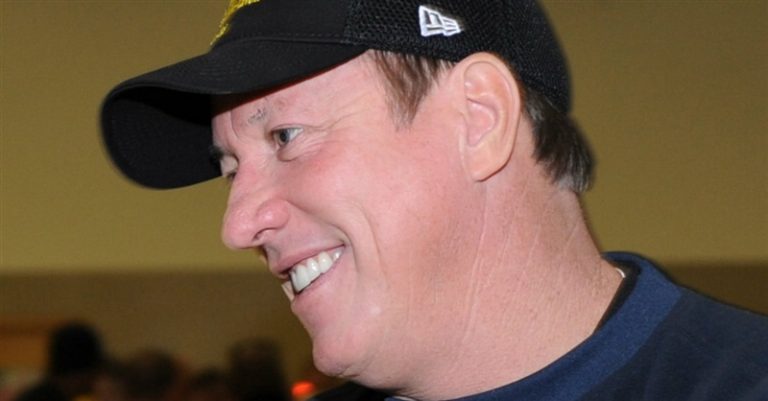 Hall of Fame Quarterback Jim Kelly is Asking for Your Prayers as He Battles Cancer
