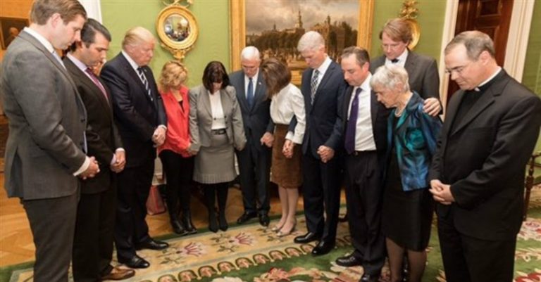Franklin Graham: Donald Trump ‘Understands the Power of Prayer’