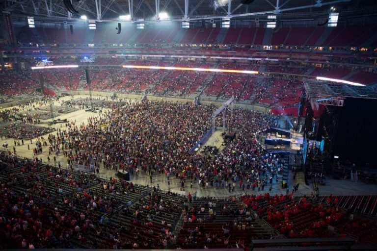 Greg Laurie Talks Who Can Take Over Billy Graham’s Mantle Ahead of Harvest America 2018