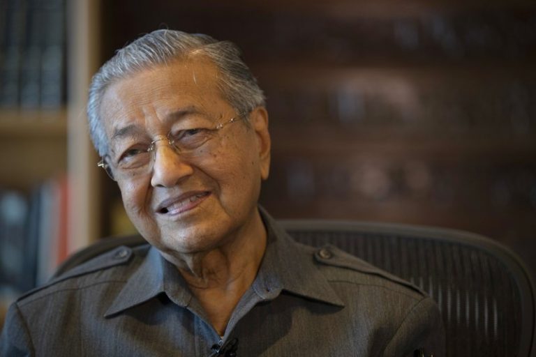 Malaysian Opposition Leader Mahathir Says Opposition Could Win in Next Month’s Elections