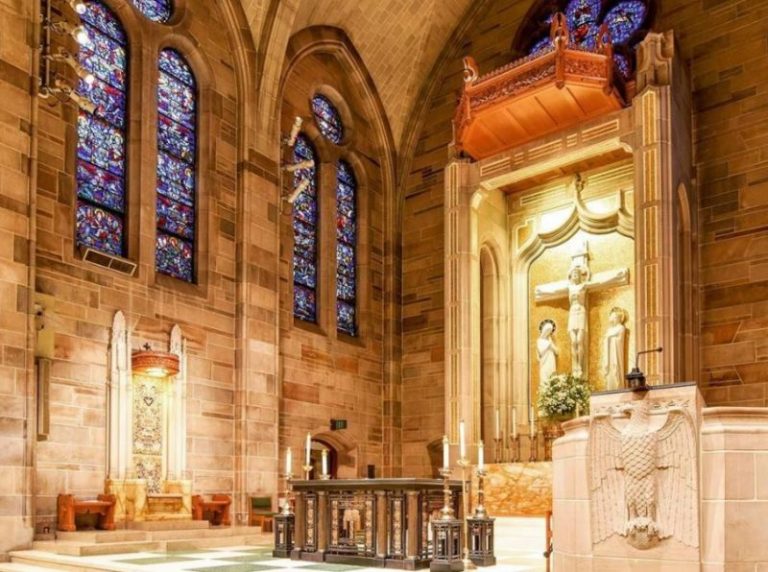 Only 47 Percent of Americans Identify as Protestant, Atheism Growing: Gallup