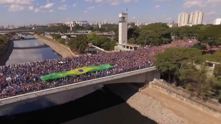 Evangelist Andrew Palau Proclaims Gospel to Hundreds of Thousands at March for Jesus in Brazil