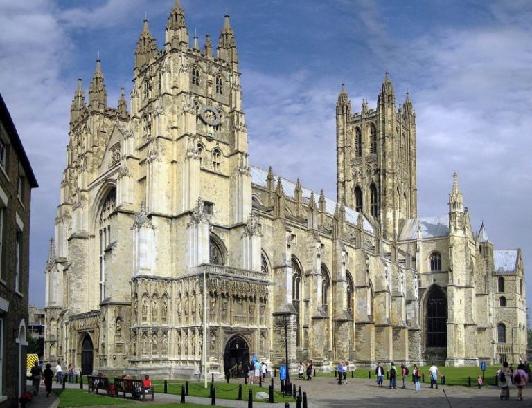 Church of England ‘Warmly Welcomes’ UK’s Plan to Ban Gay Conversion Therapy