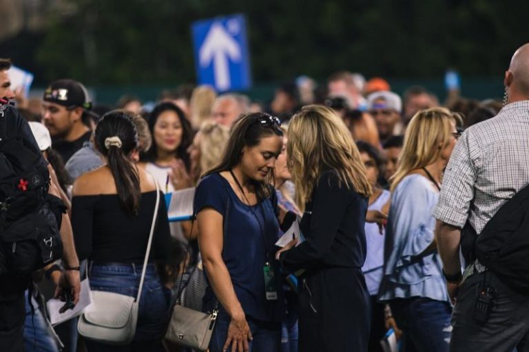 9,200 Make Decisions for Christ at Greg Laurie’s SoCal Harvest Amid Billboard Controversy