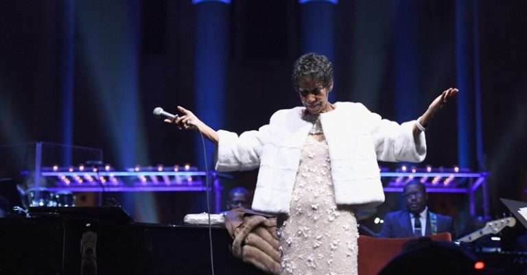 Aretha Franklin is Gravely Ill and the Family is Asking for Prayers