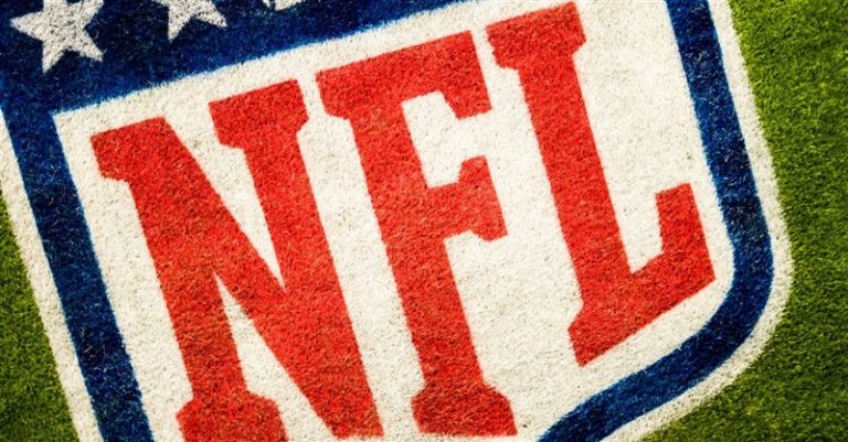 Cowboys Owner Jerry Jones Reportedly Silenced by NFL Over National Anthem Talk