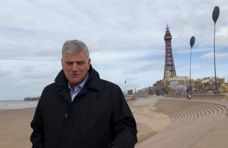 Franklin Graham Preaches Gospel in UK at 3-Day ‘Festival of Hope’ Amid LGBT Protests