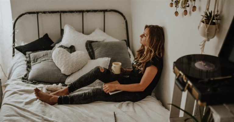 Study Finds Religious People Less Likely than Atheists to Be Depressed When Lonely