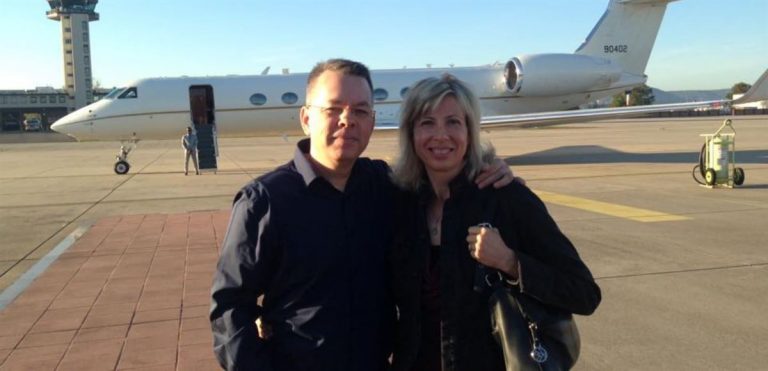 Released Pastor Brunson Prays with Trump: ‘Give Him Wisdom to Lead This Country’