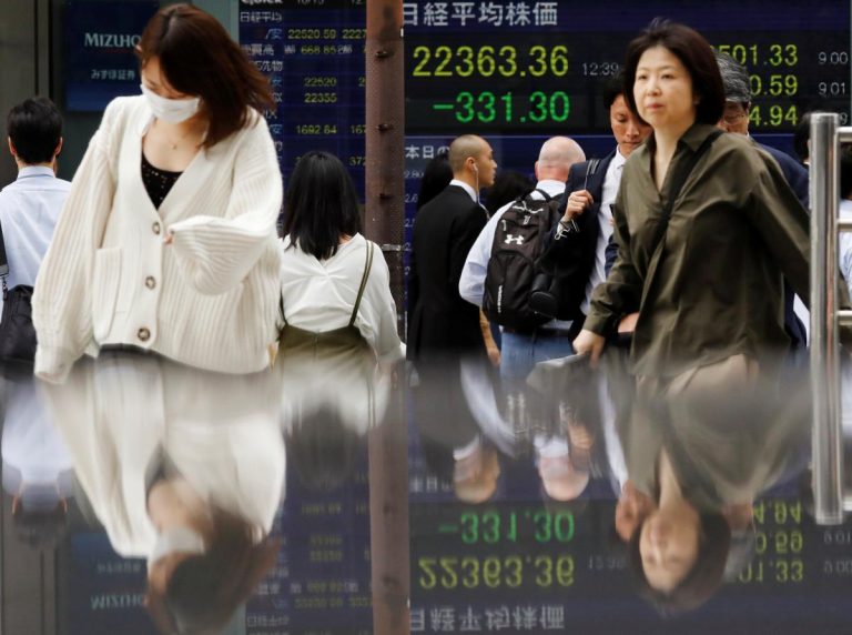 Asian Shares Skid After a Rout in Wall Street Tech Stocks; Drop in Oil Prices and European Politics Push Up the Dollar – Urban Christian News