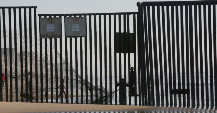 4-pros-and-4-cons-for-the-u-s-mexico-border-wall.jpg
