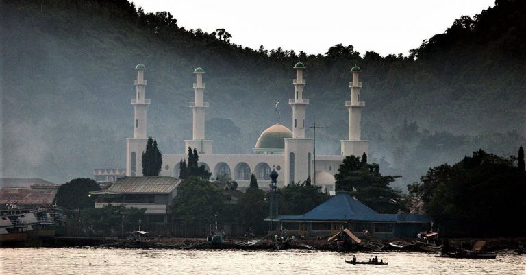 Cathedral Bombing Appears to Make Terrorist Statement after Referendum in Philippines