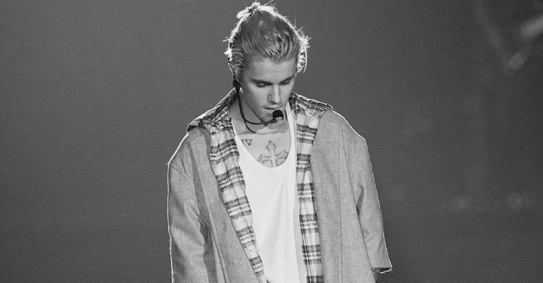 Justin Bieber Asks For Prayer, Says He’s ‘Been Struggling a Lot’
