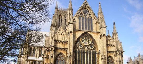 Calls grow to disestablish Church of England