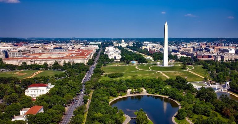 Bible Displayed in Over 3,000 Paintings at the National Mall