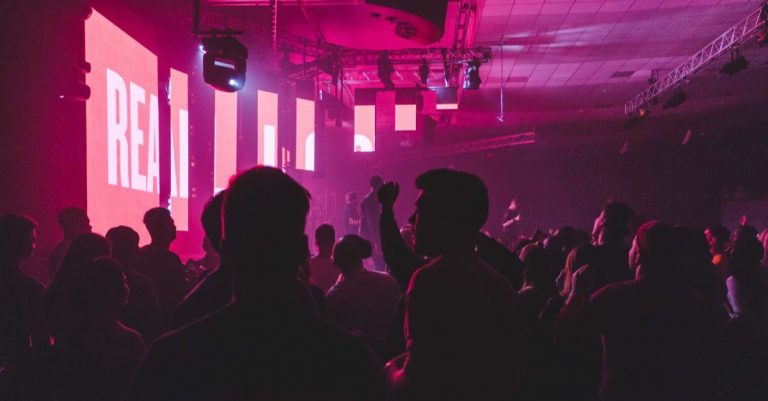 12,000 High Schoolers at Christian Conference Raise $57,000 for Battered Women, Homeless