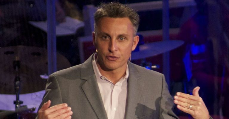 Billy Graham’s Grandson Back in the Pulpit following Cheating Scandal
