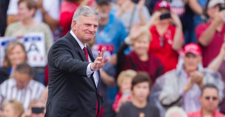 Franklin Graham Congratulates 2020 Hopeful Tulsi Gabbard on Winning Debate, Asks People to Pray for 2020 Election