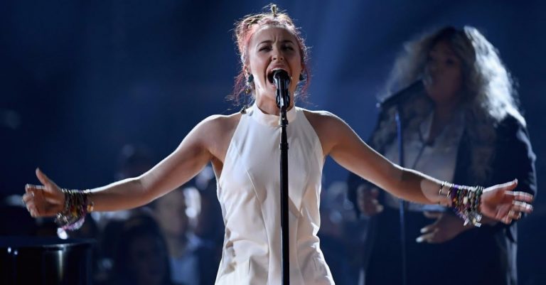 Lauren Daigle Takes Home American Music Award for Favorite Artist—Contemporary/Inspirational