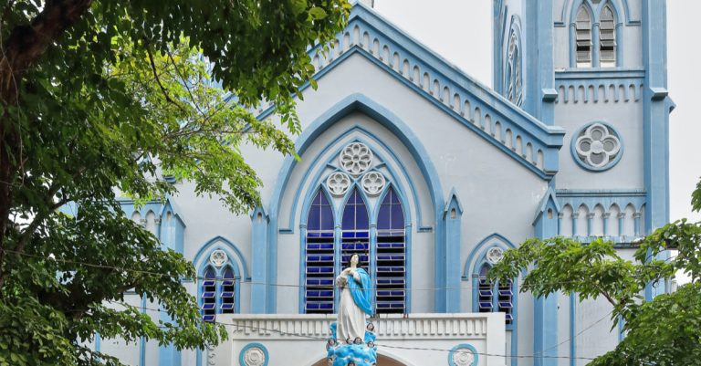 Grenade Attack Near Cathedral Leaves Several Wounded in the Philippines