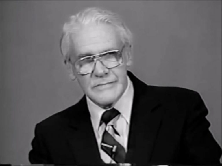 Leonard Ravenhill Describes What a True New Testament Prophet is and Explains Why Modern-day Christianity Needs a True Prophet of God – “The Missing Person in Our Ranks is the Prophet”