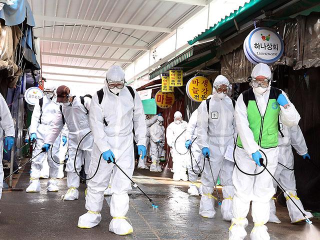 'Sudden Increase': As Experts Warn World 'Teetering Very Close' to Coronavirus Pandemic, Stocks Plummet