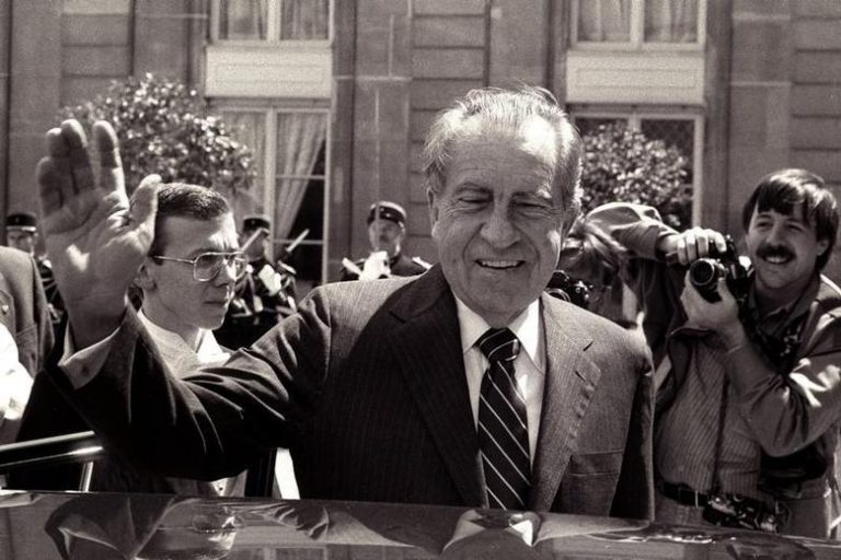 Former Nixon Aide Wallace Henley on The Presidency is Under Siege and It’s Bad for the Nation