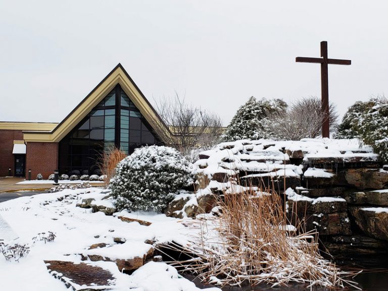 Houses of Worship in the U.S. Struggle to Balance Security and Faith Amid Rise in Violent Attacks