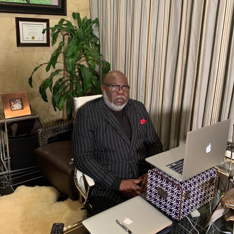 T.D. Jakes Comforts a Shaken Nation on CNN’s ‘New Day’