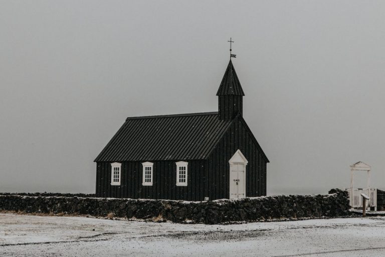 Barna Study Finds Millennials Are More Likely Than Older Generations to Fact-Check Sermons