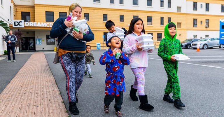 After Canceling Public Services, This Megachurch Is Feeding Hungry Families