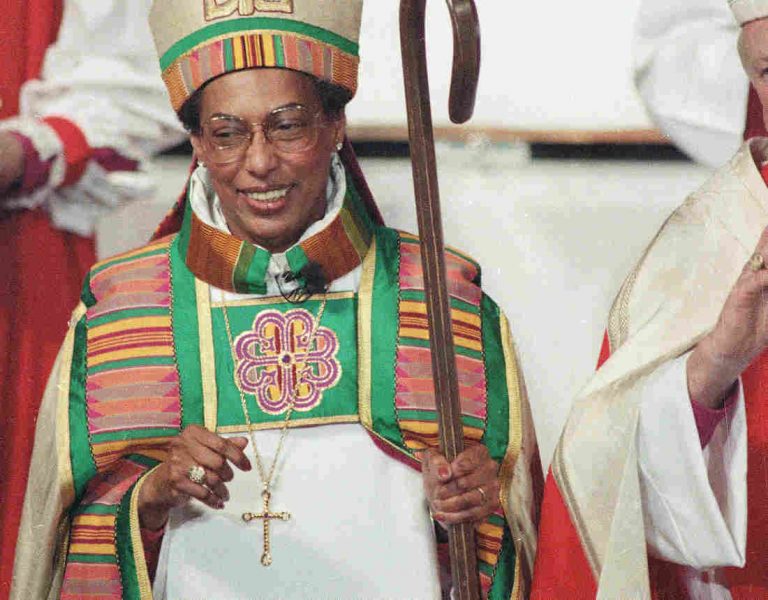 Barbara Harris, First Female Bishop in the Anglican Communion, Dies at 89