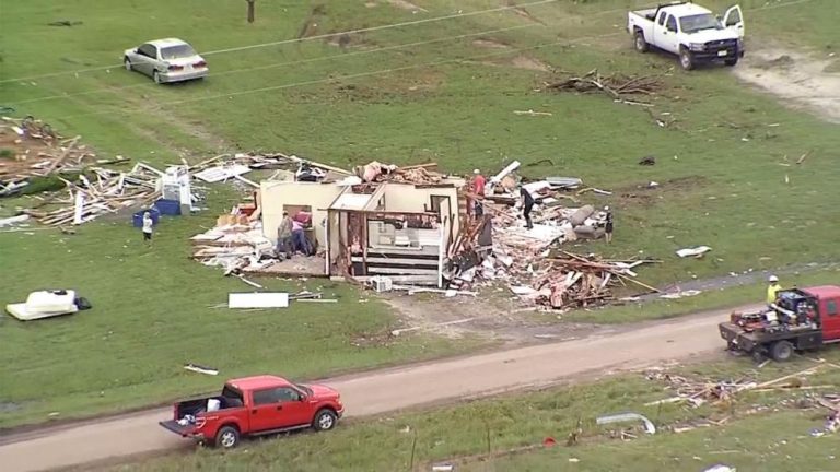 Nashville Churches Hold Sunday Service Following Deadly Tornadoes